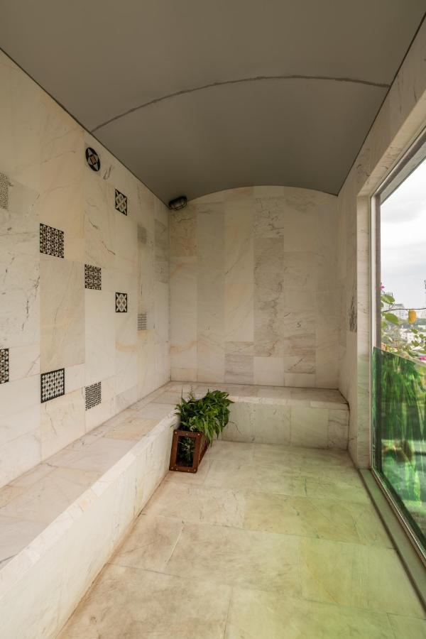 Khách sạn âu Lạc Legend