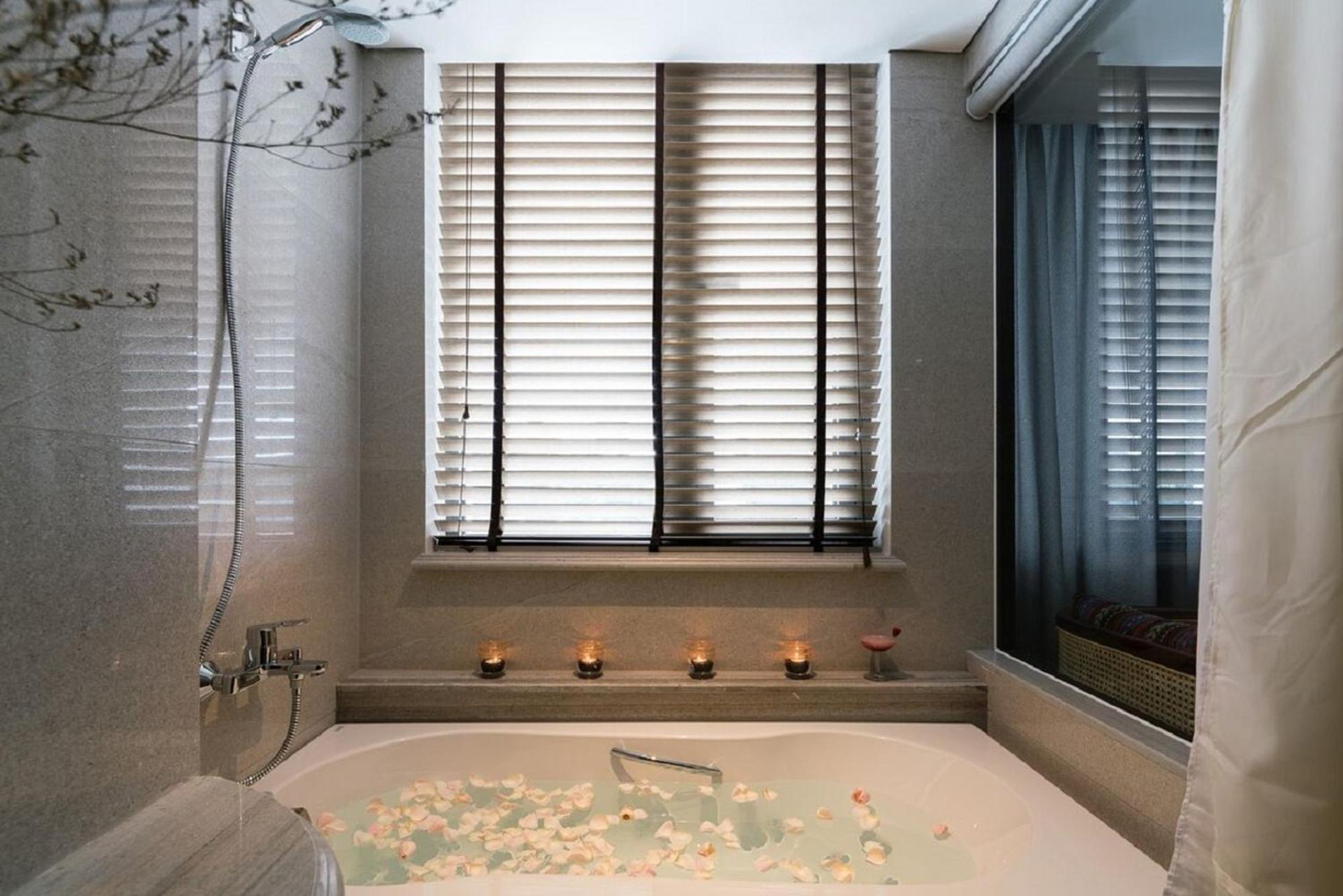 âu Lạc Legend 4* TP. Hồ Chí Minh